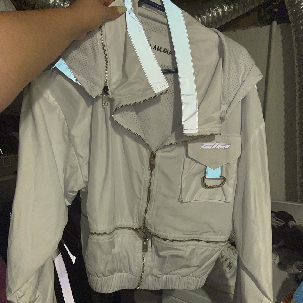 I AM GIA REFLECTIVE JACKET LIGHTLY WORN. Used like new